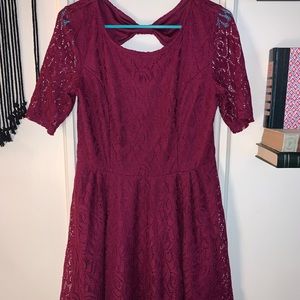 🍍IZ Byer Berry lace overlay dress with 3/4 sleeves and open back Juniors XL